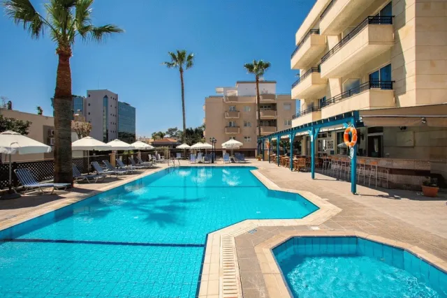 Bilder från hotellet Kapetanios Limassol - nummer 1 av 19