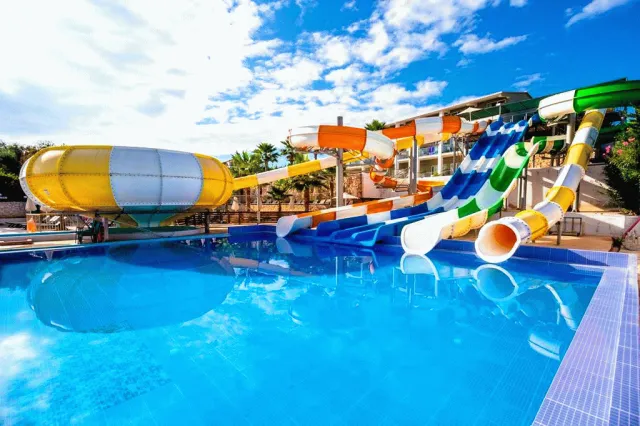 Bilder från hotellet Caretta Paradise Hotel & Waterpark - nummer 1 av 16