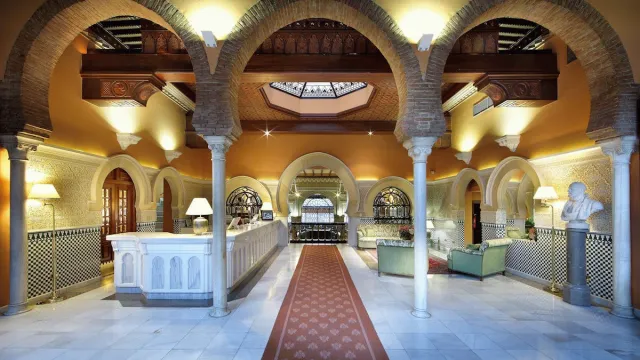 Bilder från hotellet Alhambra Palace - nummer 1 av 10