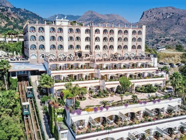 Bilder från hotellet Hotel Antares - nummer 1 av 31