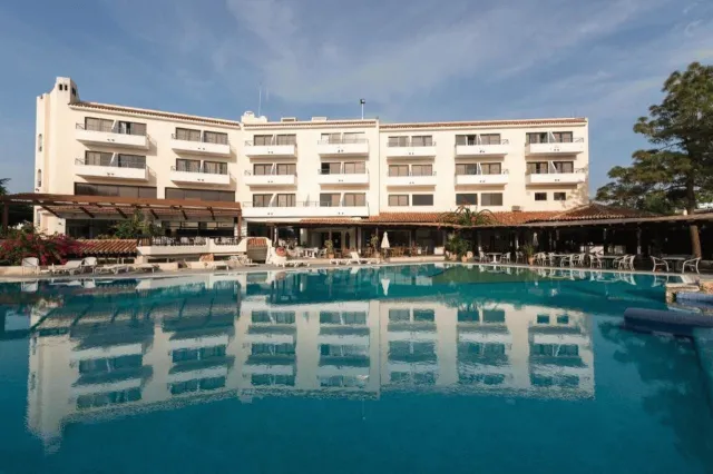 Bilder från hotellet Paphos Gardens Holiday Resort - nummer 1 av 8