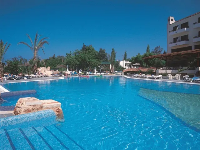Bilder från hotellet Paphos Gardens Holiday Resort - nummer 1 av 91