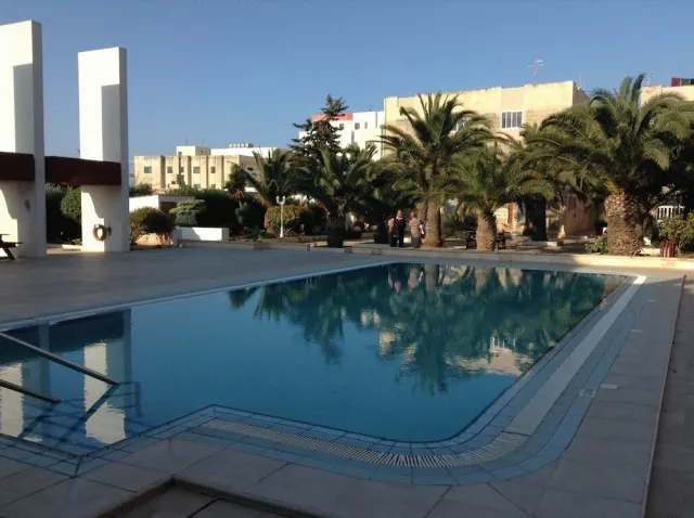 Bilder från hotellet Luxury Seafront Apartment With Pool - nummer 1 av 42