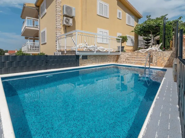 Bilder från hotellet Modern Apartment in Trogir With Sea Nearby - nummer 1 av 20
