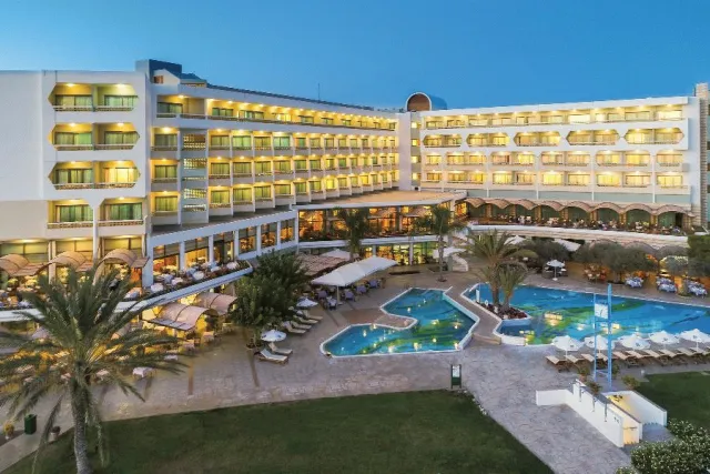 Bilder från hotellet Constantinou Bros Athena Royal Beach Hotel - nummer 1 av 10