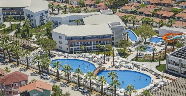 Bilder från hotellet Palm Wings Beach Resort Kusadasi - nummer 1 av 10