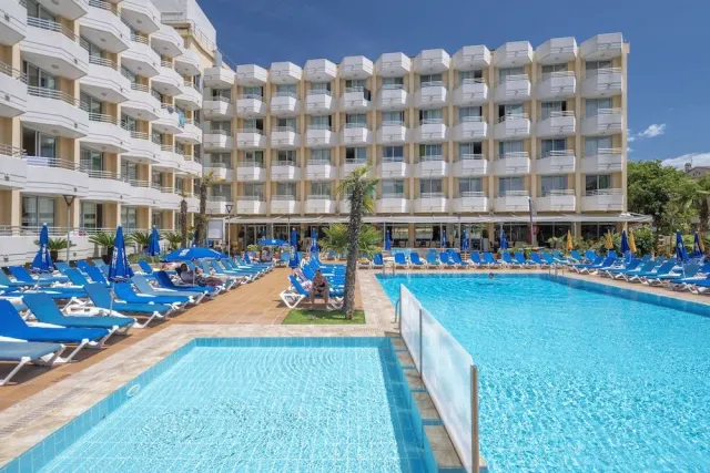 Bilder från hotellet GHT Oasis Tossa & Spa - nummer 1 av 10