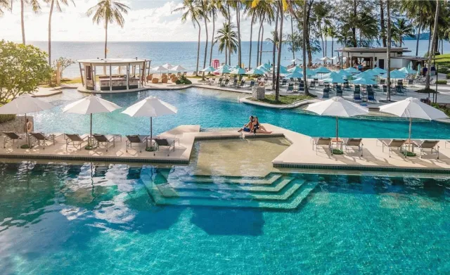 Bilder från hotellet Outrigger Laguna Phuket Beach Resort - nummer 1 av 10