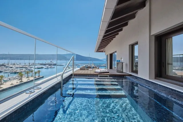 Bilder från hotellet Regent Porto Montenegro - nummer 1 av 10
