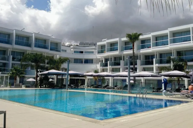 Bilder från hotellet Limanaki Beach Hotel & Suites - nummer 1 av 10