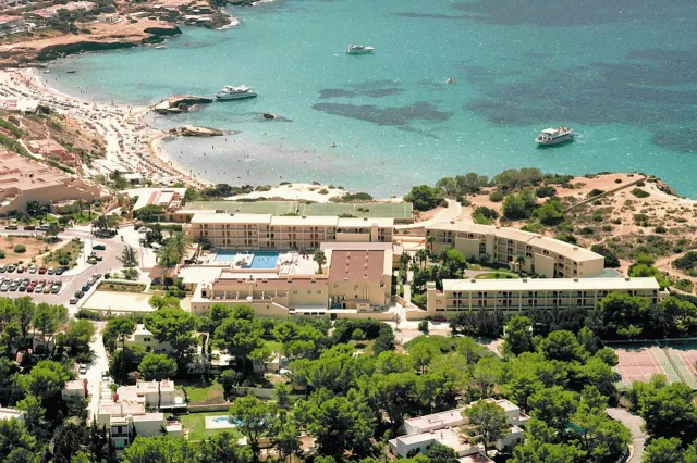 Bilder från hotellet Hotel Vibra Cala Tarida - nummer 1 av 19