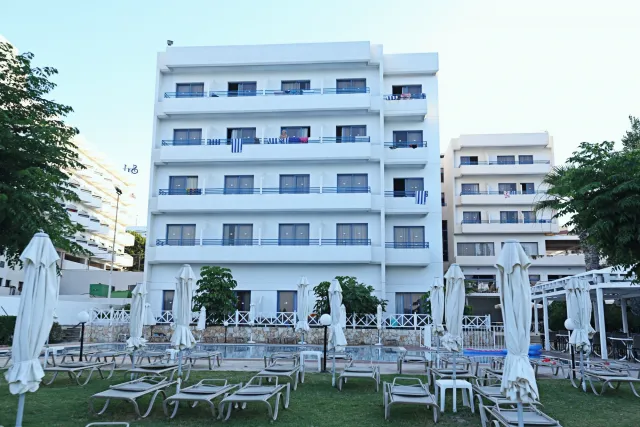 Bilder från hotellet Iliada Beach Hotel - nummer 1 av 99