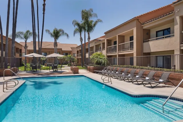 Bilder från hotellet Courtyard by Marriott Anaheim Buena Park - nummer 1 av 36