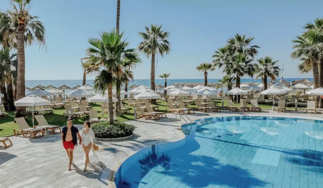 Bilder från hotellet Golden Bay Beach Hotel - nummer 1 av 58