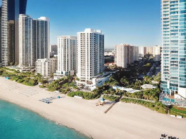 Bilder från hotellet DoubleTree Resort & Spa by Hilton Ocean Point-N. Miami Beach - nummer 1 av 75