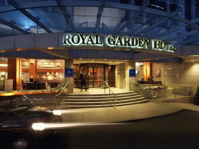 Bilder från hotellet Royal Garden Hotel - nummer 1 av 62