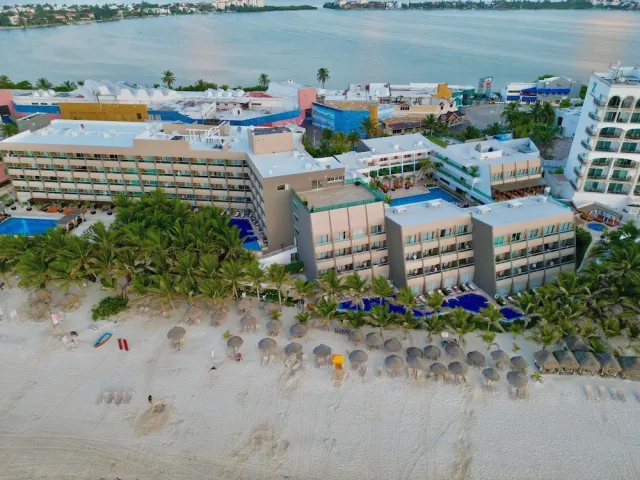Bilder från hotellet Flamingo Cancun - - nummer 1 av 78