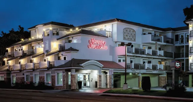 Bilder från hotellet Hampton Inn & Suites Hermosa Beach - nummer 1 av 38