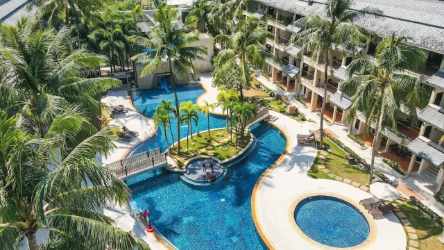 Bilder från hotellet Radisson Resort and Suites Phuket - nummer 1 av 100