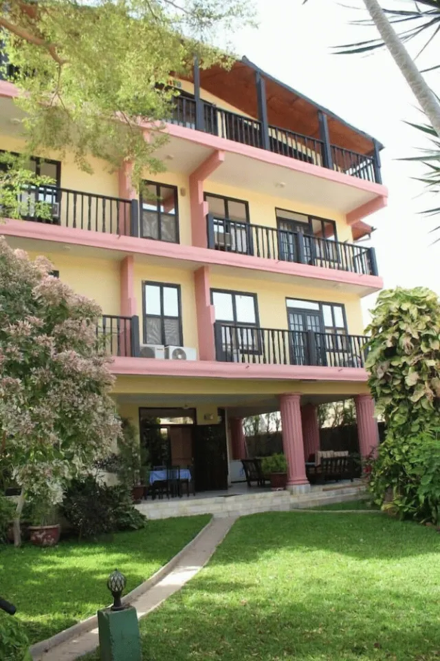 Bilder från hotellet Roc Heights Lodge - nummer 1 av 35