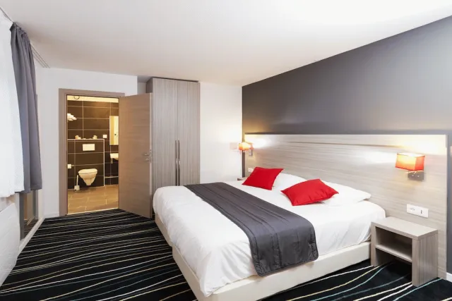 Bilder från hotellet The Originals City, Hôtel Marne-la-Vallée East - nummer 1 av 36