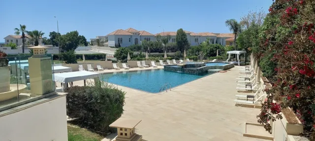 Bilder från hotellet E Hotel Spa & Resort Cyprus - nummer 1 av 79