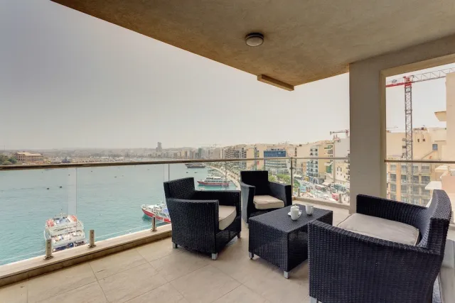 Bilder från hotellet Contemporary, Luxury Apartment With Valletta and Harbour Views - nummer 1 av 53