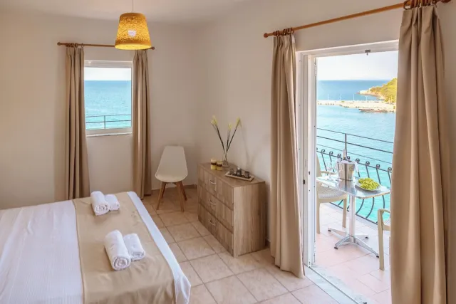 Bilder från hotellet Faro Del Porto - nummer 1 av 36