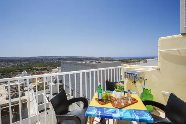 Bilder från hotellet Summer Breeze Superior Apartment with Terrace by Getaways Malta - nummer 1 av 27