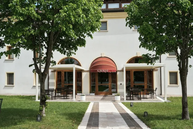 Bilder från hotellet Albergo Antica Corte Marchesini - nummer 1 av 79