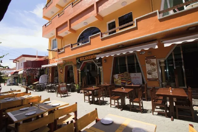 Bilder från hotellet Hotel & Restaurant Bucaneros, Isla Mujeres - nummer 1 av 56