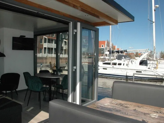 Bilder från hotellet Beautiful Houseboat in the Harbour of Volendam Near Centre - nummer 1 av 29