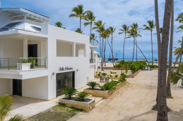 Bilder från hotellet Luxury beachfront villa in Los Corales - nummer 1 av 41
