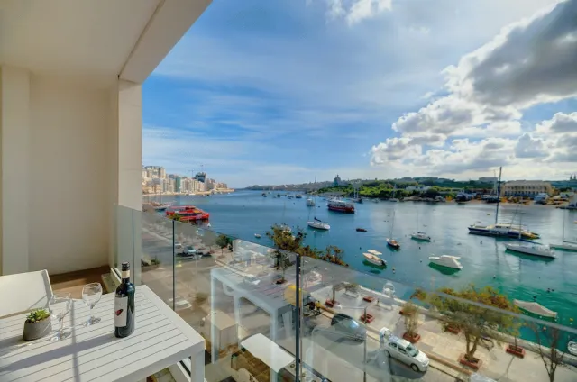 Bilder från hotellet Superlative Apartment With Valletta and Harbour Views - nummer 1 av 22