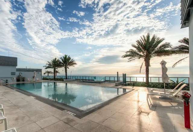 Bilder från hotellet Churchill Suites Monte Carlo Miami Beach - nummer 1 av 100