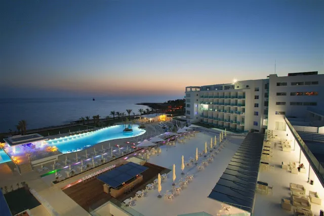 Bilder från hotellet King Evelthon Beach Hotel & Resort - nummer 1 av 100