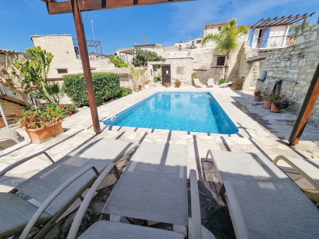 Bilder från hotellet Aphrodite's Pool Retreat - nummer 1 av 40