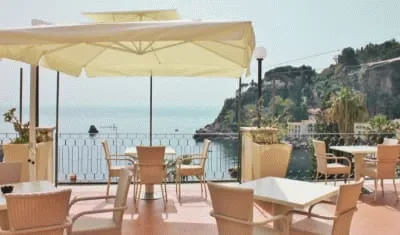 Bilder från hotellet Hotel Baia Azzurra - nummer 1 av 8