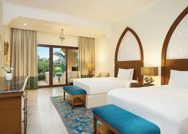 Bilder från hotellet DoubleTree by Hilton Resort & Spa Marjan Island - nummer 1 av 10