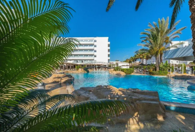 Bilder från hotellet Tasia Maris Beach Hotel and Spa - Adults Only - nummer 1 av 10