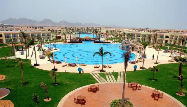 Bilder från hotellet DoubleTree by Hilton Sharm el Sheikh - Sharks Bay Resort - nummer 1 av 19