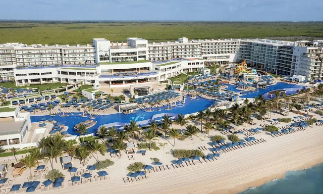 Bilder från hotellet Royalton Splash Riviera Cancun - nummer 1 av 31