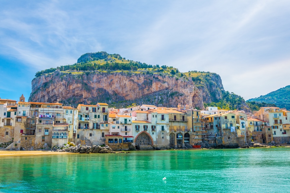 Cefalu er bare en av mange hyggelige byer på Sicilia