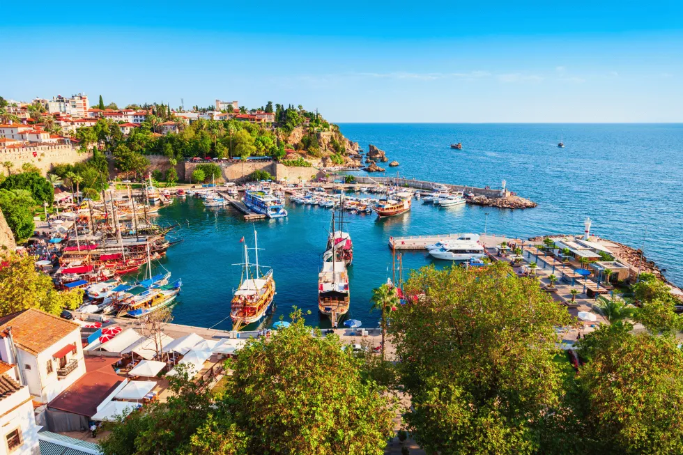 Hamnen i den gamla staden Antalya 