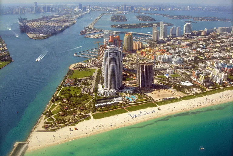 Början på Miami Beach ser du här, som sedan sträcker sig 19 kilometer norröver. 